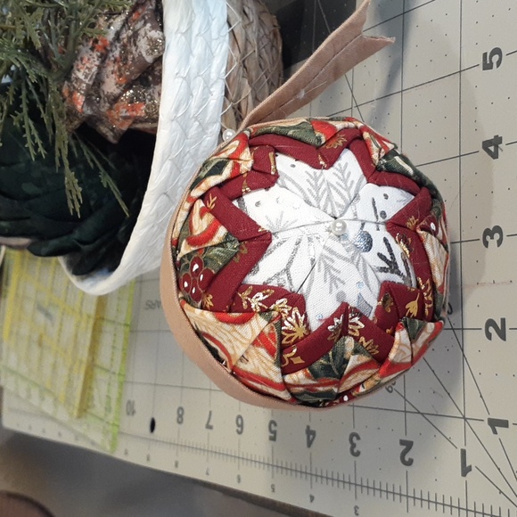 #19 Quilted Handmade Christmas Ornament Approx 3.5"x3.5". - Picture 3 of 3